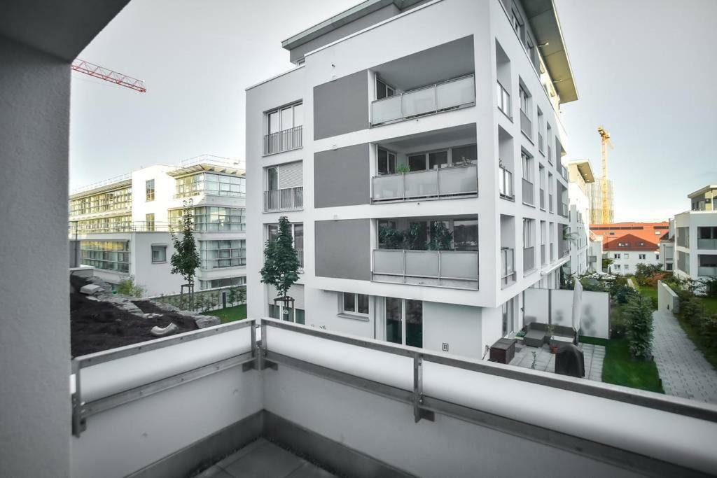 Deluxe Ferienwohnung Apartment Stuttgart Centre/Milaneo Estugarda Exterior foto