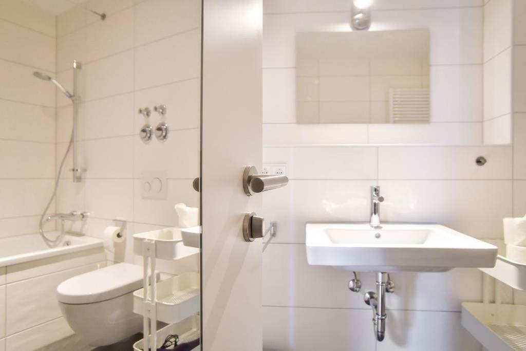 Deluxe Ferienwohnung Apartment Stuttgart Centre/Milaneo Estugarda Exterior foto